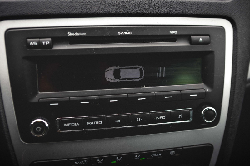 ŠKODA OCTAVIA 1.8 TSI SPORTLINE COMBI na splátky - fotografie 12