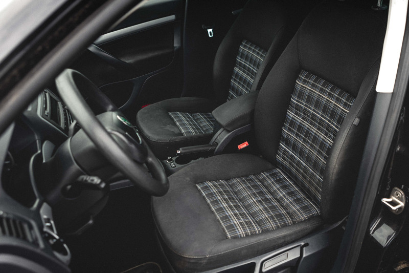 ŠKODA OCTAVIA 1.8 TSI SPORTLINE COMBI na splátky - fotografie 9