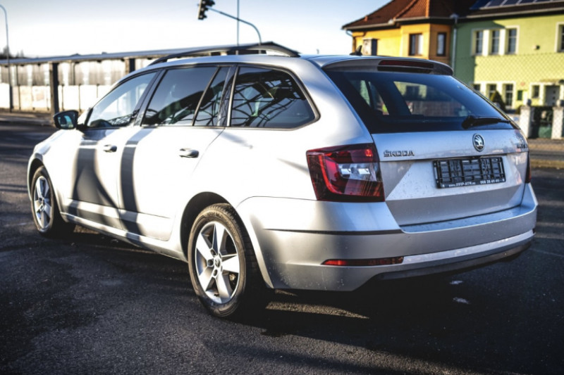 ŠKODA OCTAVIA 3 FACELIFT ELEGANCE 1.6 TDI na splátky - fotografie 3
