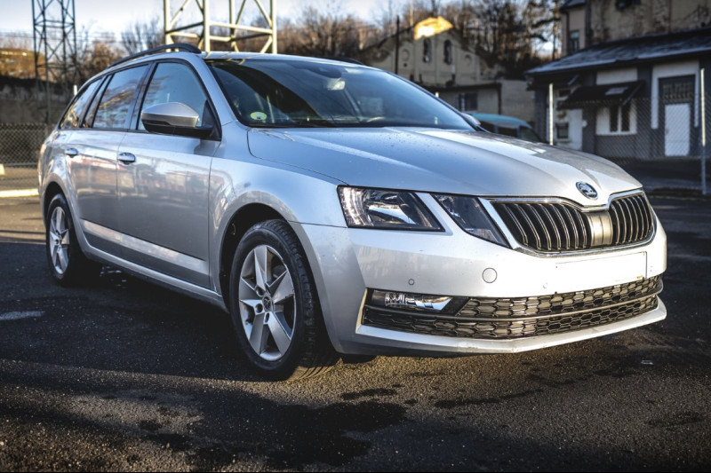 ŠKODA OCTAVIA 3 FACELIFT ELEGANCE 1.6 TDI na splátky - fotografie 16