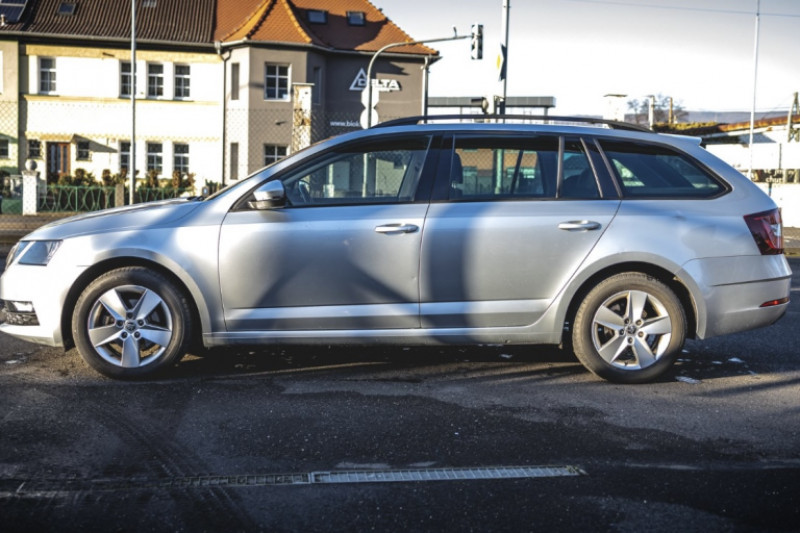 ŠKODA OCTAVIA 3 FACELIFT ELEGANCE 1.6 TDI na splátky - fotografie 17