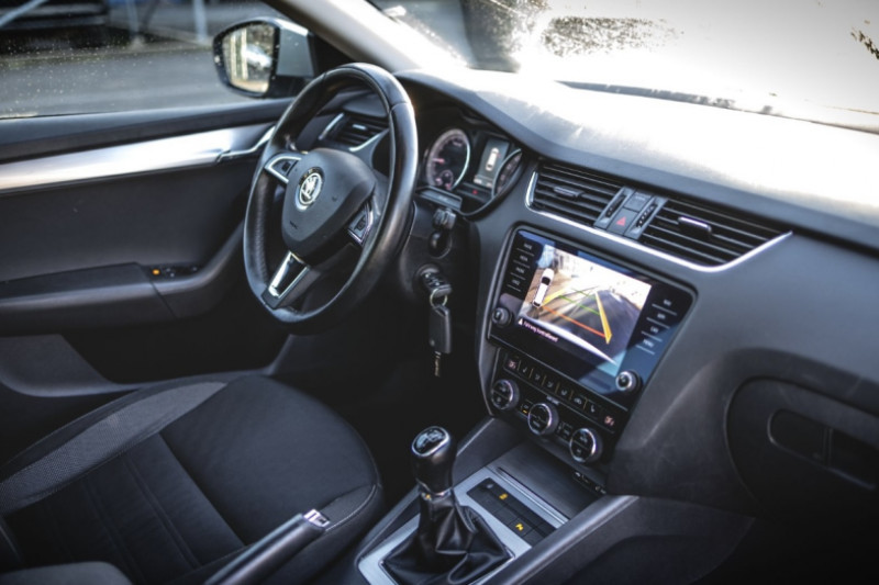 ŠKODA OCTAVIA 3 FACELIFT ELEGANCE 1.6 TDI na splátky - fotografie 21