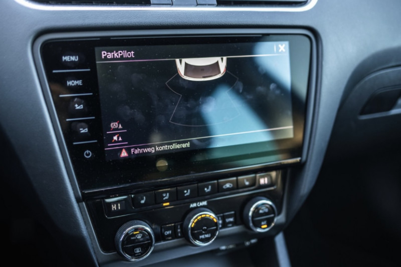 ŠKODA OCTAVIA 3 FACELIFT ELEGANCE 1.6 TDI na splátky - fotografie 18