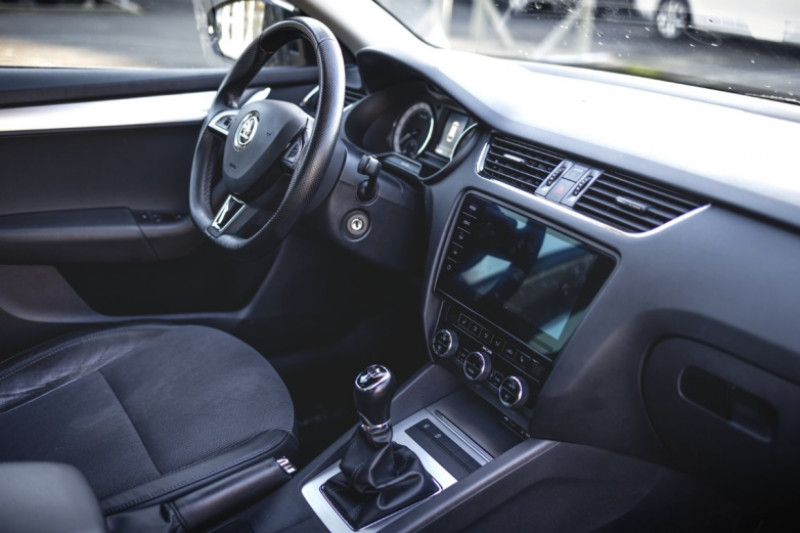 ŠKODA OCTAVIA 3 FACELIFT ELEGANCE 1.6 TDI na splátky - fotografie 8