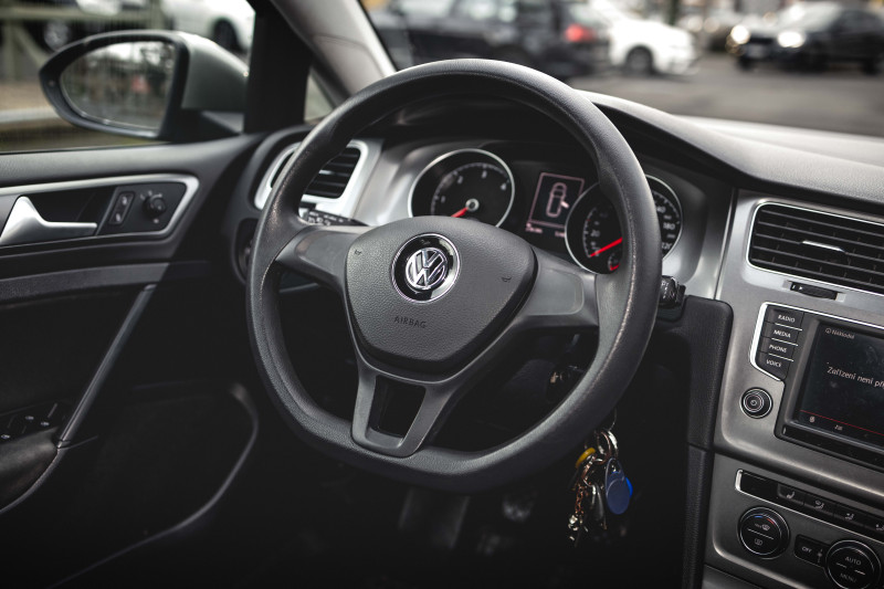 Volkswagen VOLSkWAGEN GOLF 6 1.6 TDI COMBI na splátky - fotografie 18