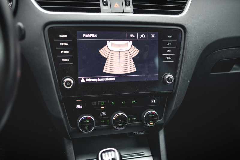 ŠKODA OCTAVIA 1.6 TDI COMBI na splátky - fotografie 11