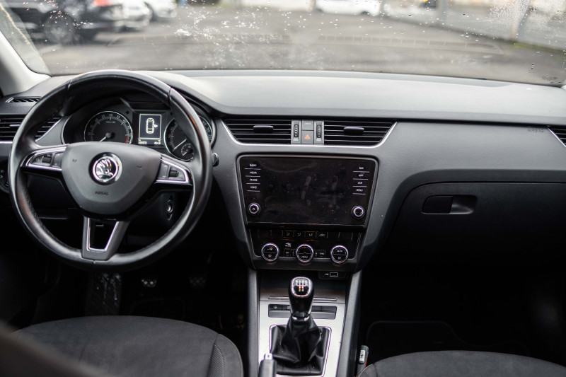ŠKODA OCTAVIA 1.6 TDI COMBI na splátky - fotografie 17