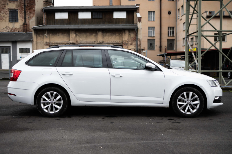 ŠKODA OCTAVIA 1.6 TDI COMBI na splátky - fotografie 3