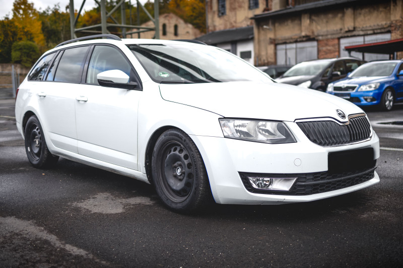 Škoda OCTAVIA 1.6 TDI ELEGANCE na splátky - fotografie 7