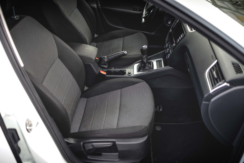 Škoda OCTAVIA 1.6 TDI ELEGANCE na splátky - fotografie 8