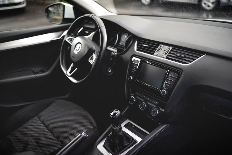 Škoda OCTAVIA 1.6 TDI ELEGANCE na splátky - fotografie 9