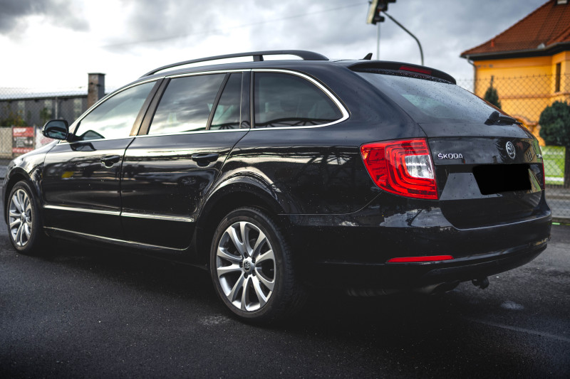 ŠKODA SUPERB 2.0 TDI na splátky - fotografie 12