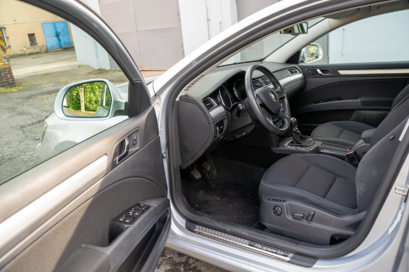 ŠKODA SUPERB 1.6 TDI COMBI ELEGANCE na splátky - fotografie 9