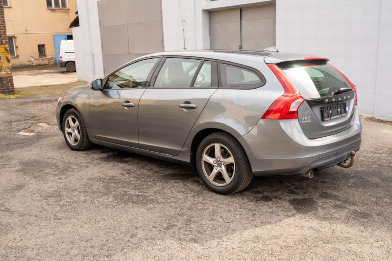 VOLVO V60 2.0 TDI na splátky - fotografie 3