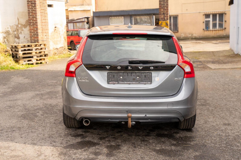 VOLVO V60 2.0 TDI na splátky - fotografie 4