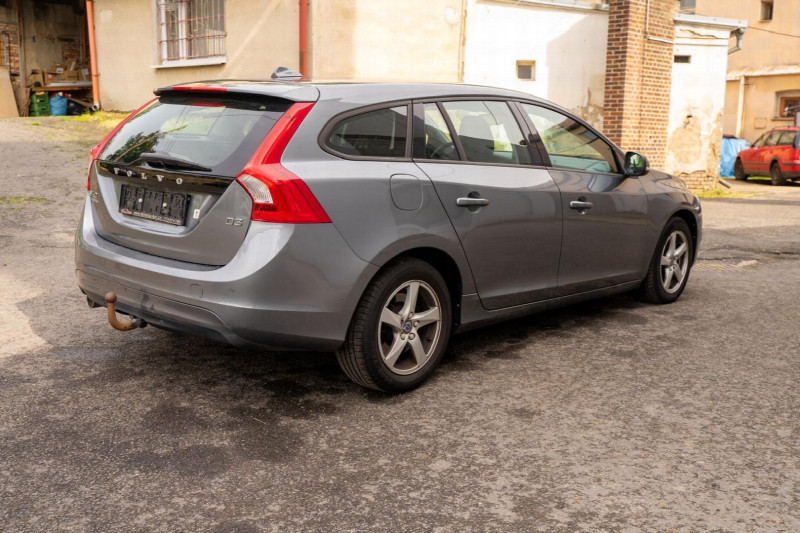 VOLVO V60 2.0 TDI na splátky - fotografie 5