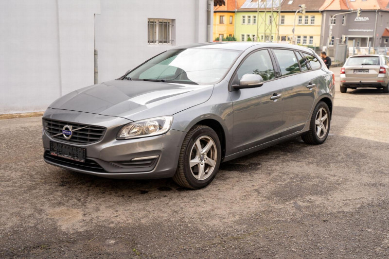 VOLVO V60 2.0 TDI na splátky