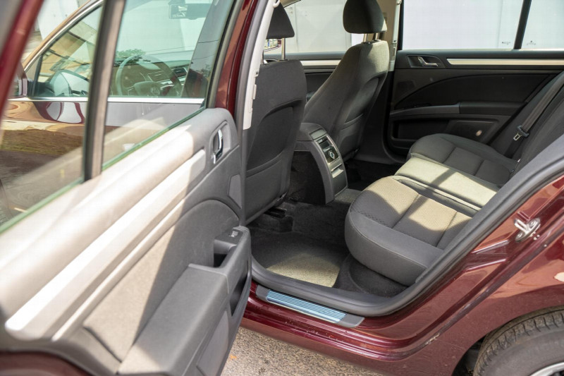 ŠKODA SUPERB 1.6 TDI COMBI na splátky - fotografie 19