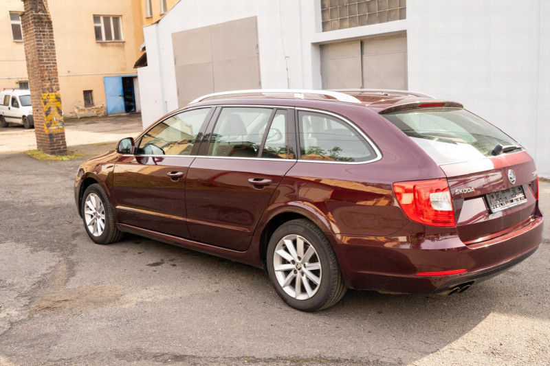 ŠKODA SUPERB 1.6 TDI COMBI na splátky - fotografie 3