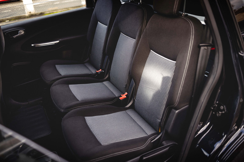 FORD S-MAX 2.0 TDI na splátky - fotografie 8