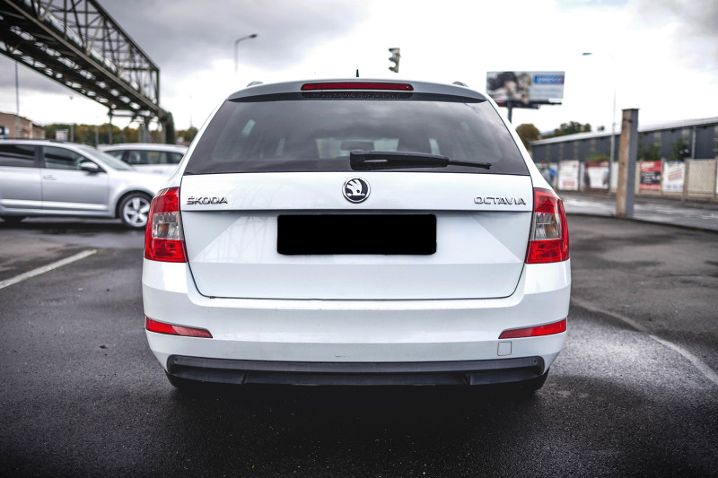 ŠKODA OCTAVIA 1.6 TDI ELEGANCE na splátky - fotografie 7