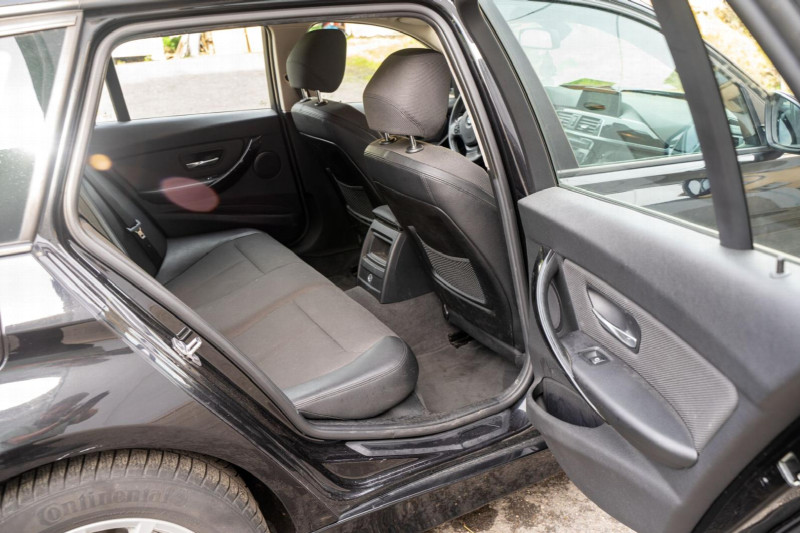 BMW 318 D 2.0 na splátky - fotografie 11