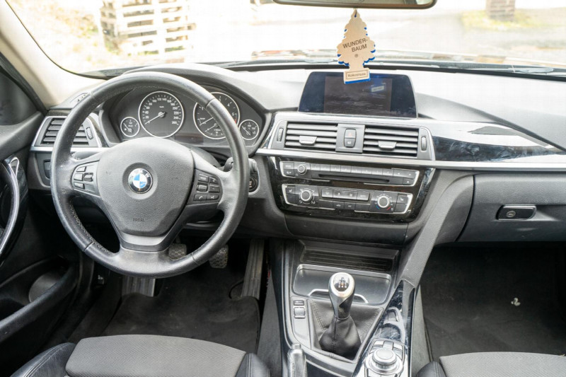 BMW 318 D 2.0 na splátky - fotografie 13