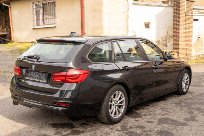 BMW 318 D 2.0 na splátky - fotografie 5