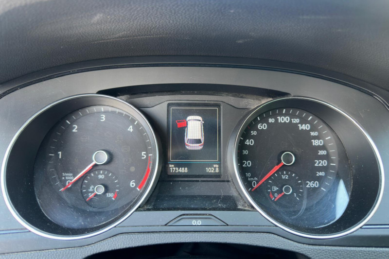 VOLKSWAGEN PASSAT COMFORTLINE RV na splátky - fotografie 10