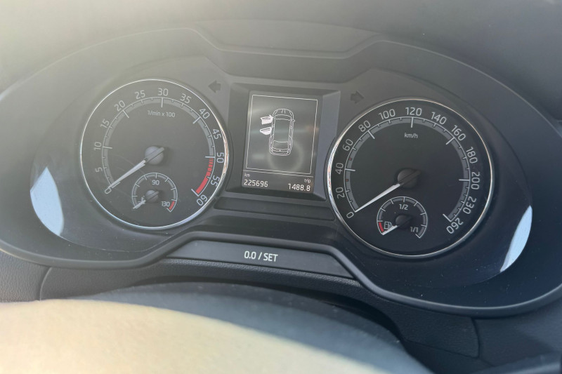 ŠKODA OCTAVIA 1.6 TDI DSG - obrázek 1