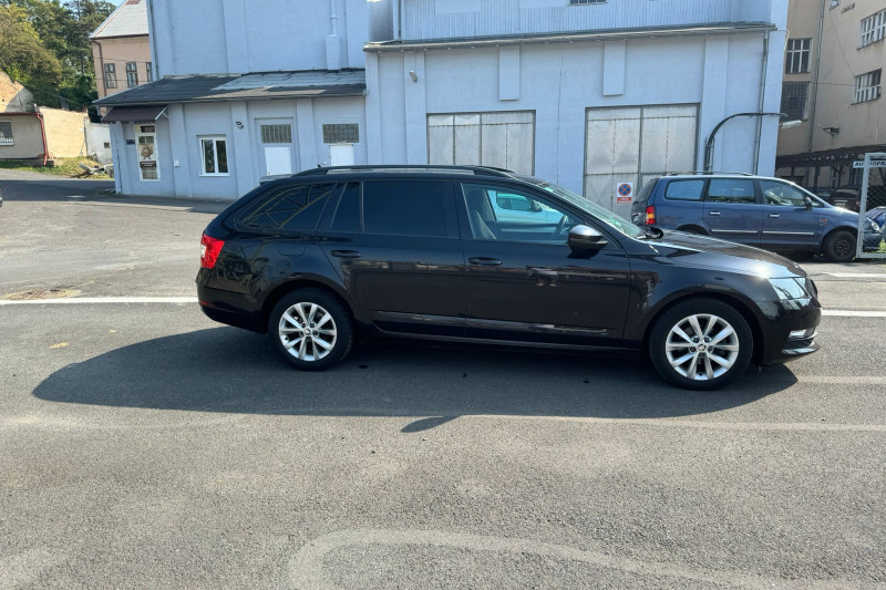 ŠKODA OCTAVIA 1.6 TDI DSG - obrázek 1