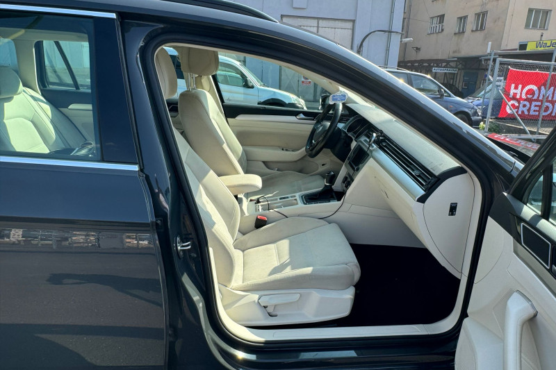 VOLKSWAGEN PASSAT 1.6 TDI ELEGANCE  - obrázek 1