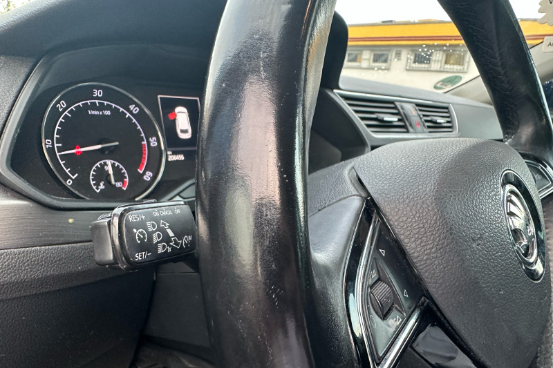 ŠKODA OCTAVIA DSG 1.6 TDI - obrázek 1