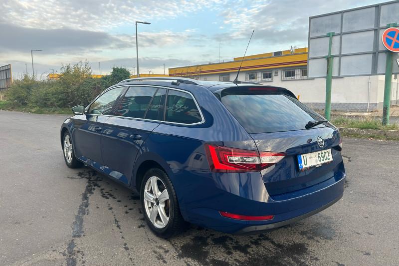 ŠKODA OCTAVIA DSG 1.6 TDI - obrázek 1