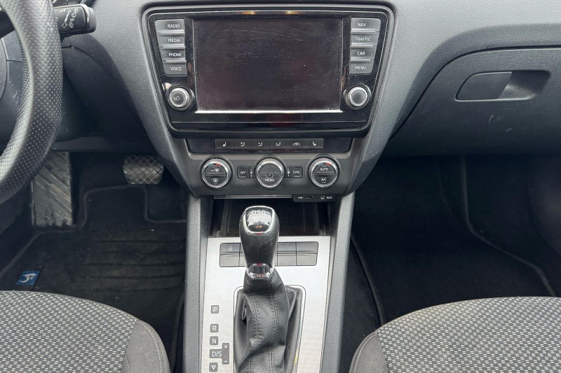 ŠKODA OCTAVIA 2.0 DSG - obrázek 1