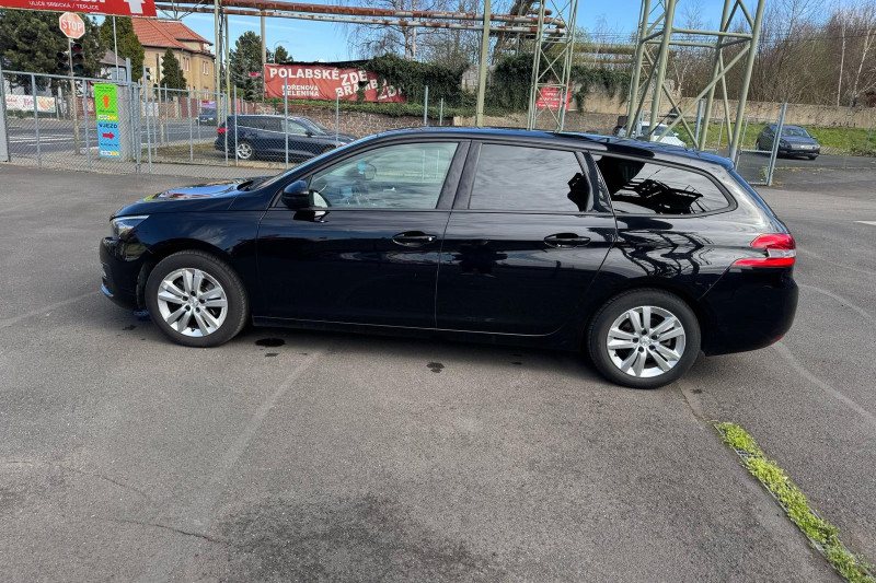 PEUGEOT 308 1.5 HDi na splátky - fotografie 2