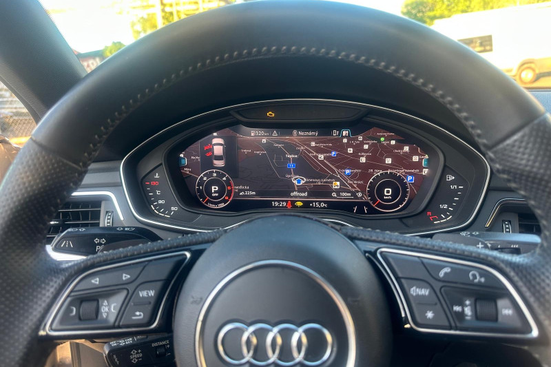AUDI A4 S-LINE 4x4 QUATTRO 2.0 TDI S-TRONIC 140 KW - obrázek 1