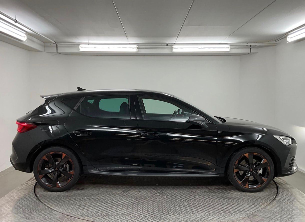 CUPRA LEON VZ LINE 2.0 TSI DSG na splátky - fotografie 7