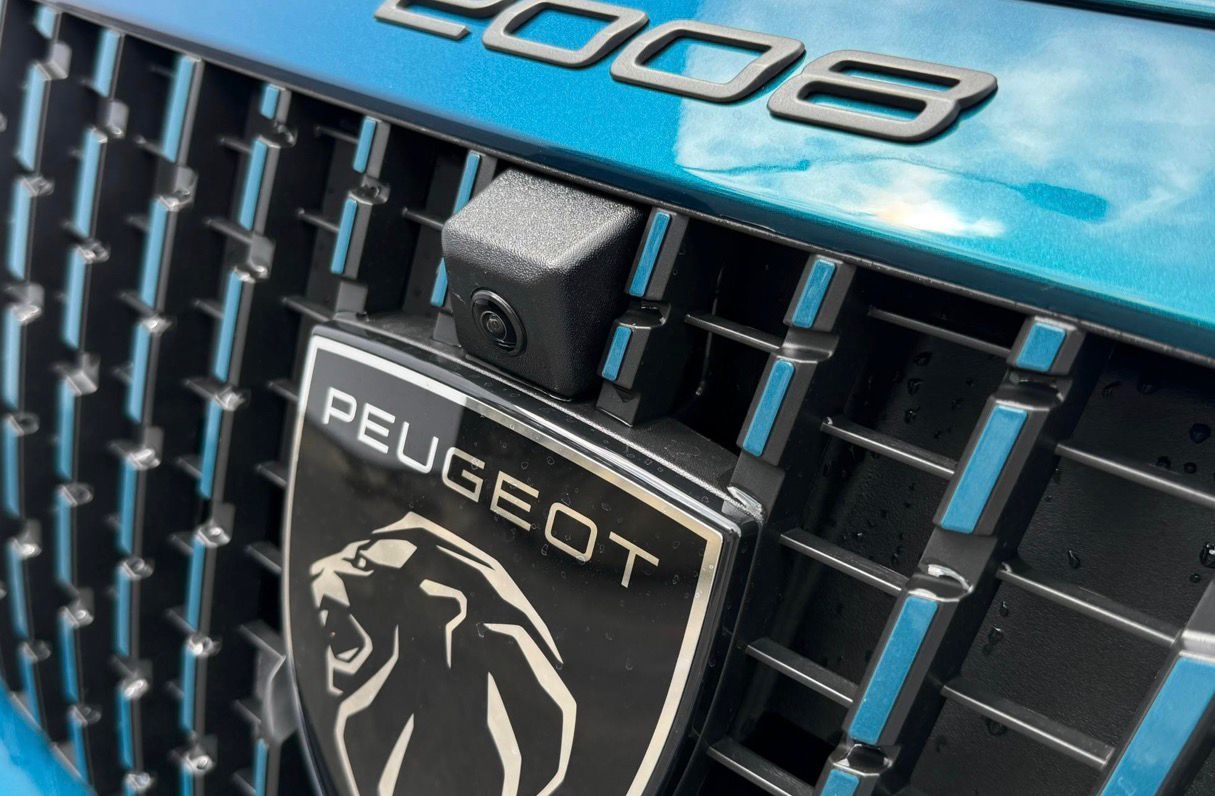 PEUGEOT 2008 1.2 HYBRID AUTOMAT