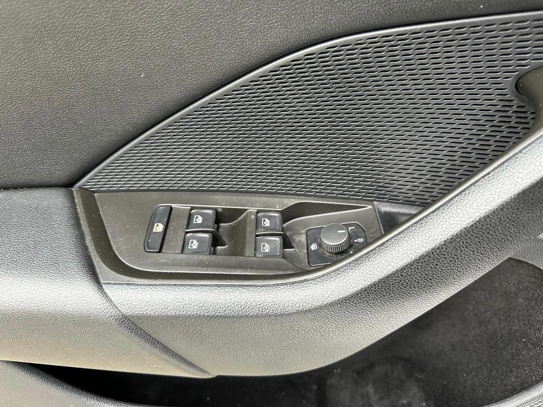 ŠKODA OCTAVIA 2.0 TDI 85 kW AMBITION COMBI na splátky - fotografie 11