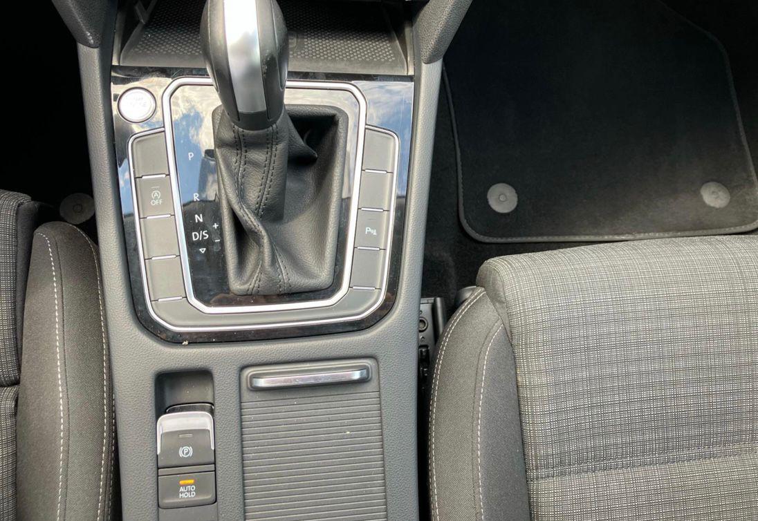VOLKSWAGEN PASSAT BUSINESS 2.0 TDI 110 kW DSG VARIANT