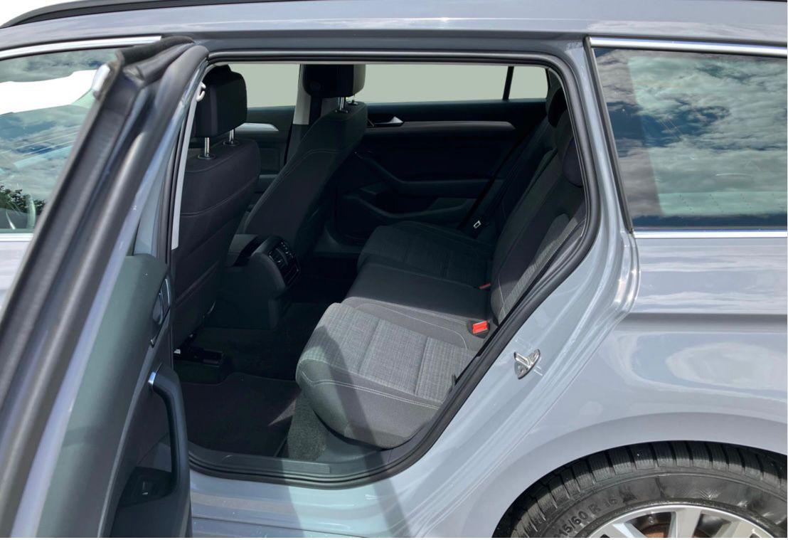 VOLKSWAGEN PASSAT BUSINESS 2.0 TDI 110 kW DSG VARIANT