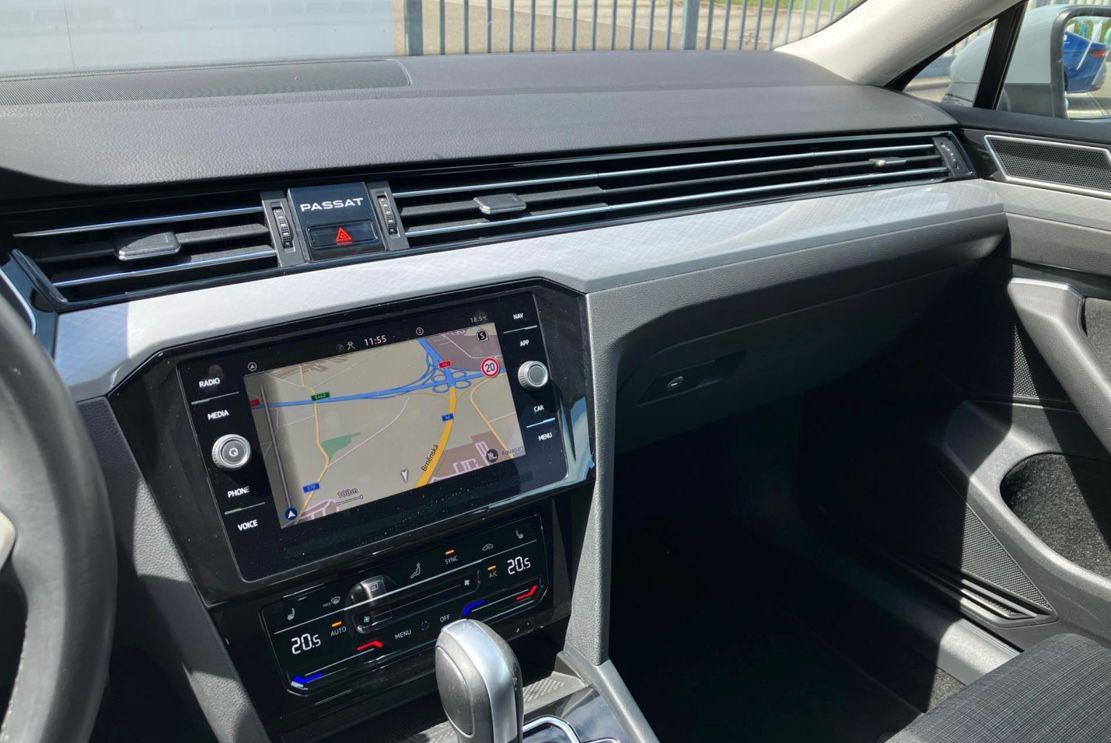 VOLKSWAGEN PASSAT BUSINESS 2.0 TDI 110 kW DSG VARIANT