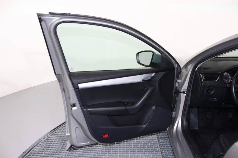 ŠKODA OCTAVIA 1.6 TDI COMBI