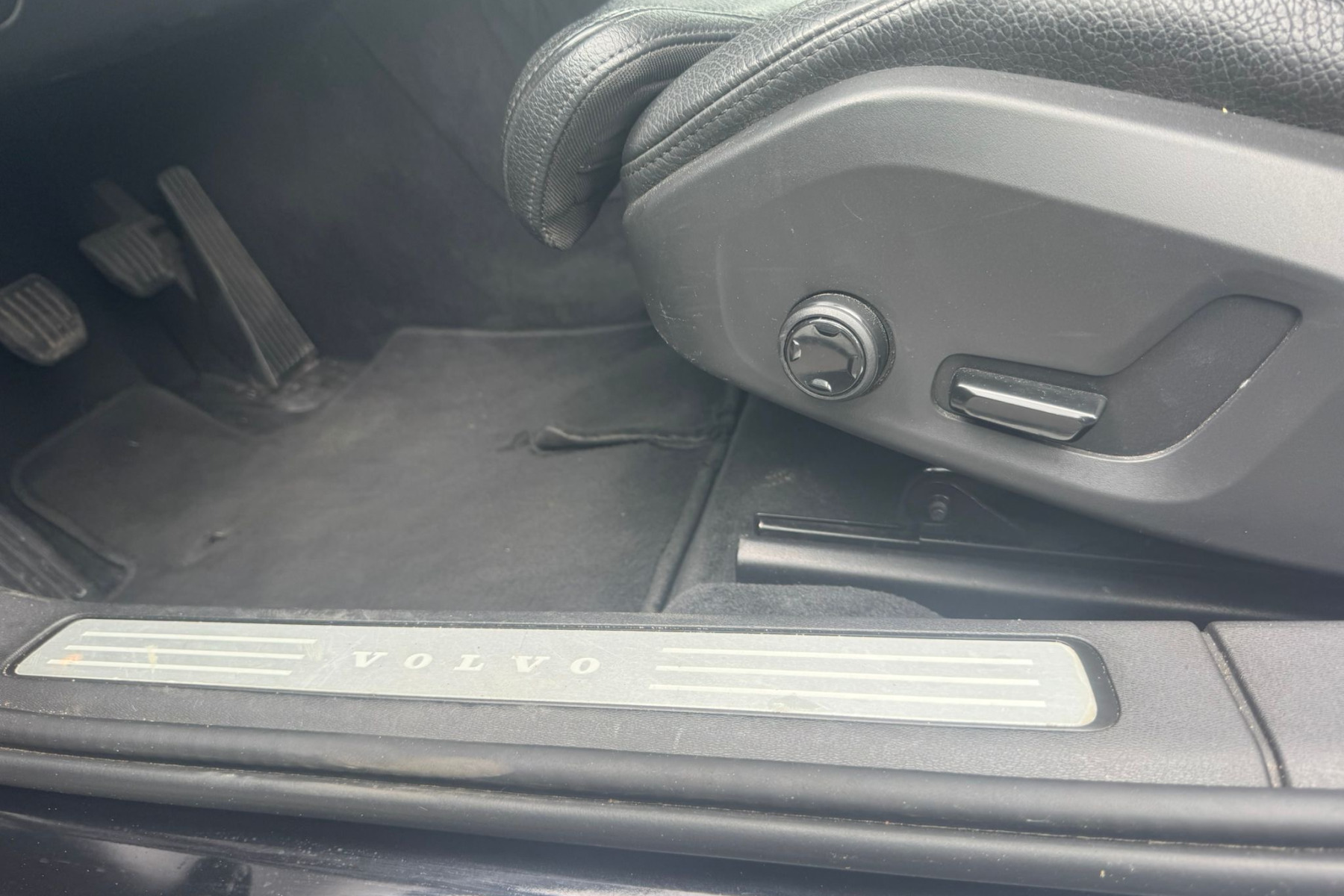 VOLVO S90 D3 MOMENTUM na splátky - fotografie 21