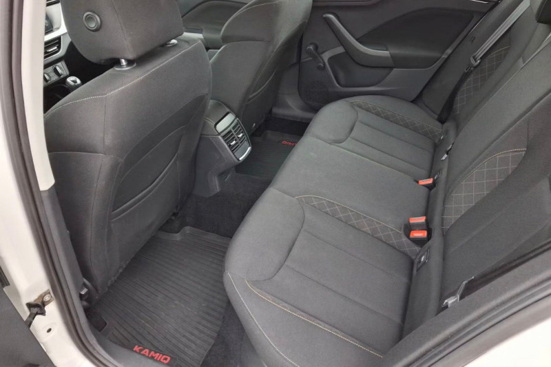 ŠKODA KAMIQ 1.6 TDI na splátky - fotografie 14