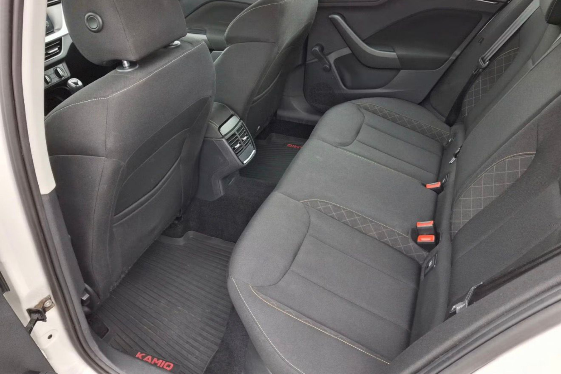 ŠKODA KAMIQ 1.6 TDI na splátky - fotografie 14