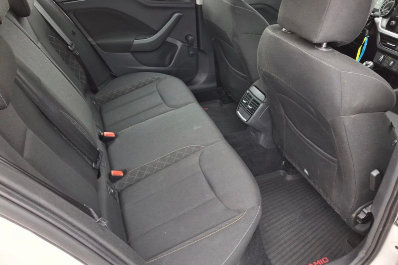 ŠKODA KAMIQ 1.6 TDI na splátky - fotografie 16