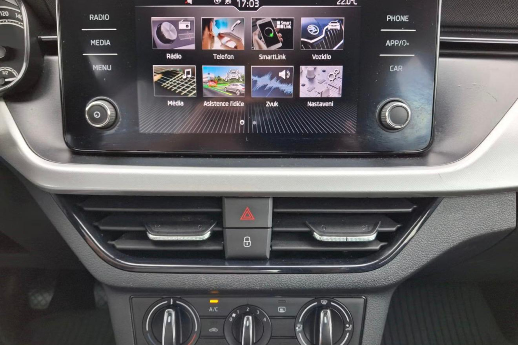 ŠKODA KAMIQ 1.6 TDI na splátky - fotografie 19