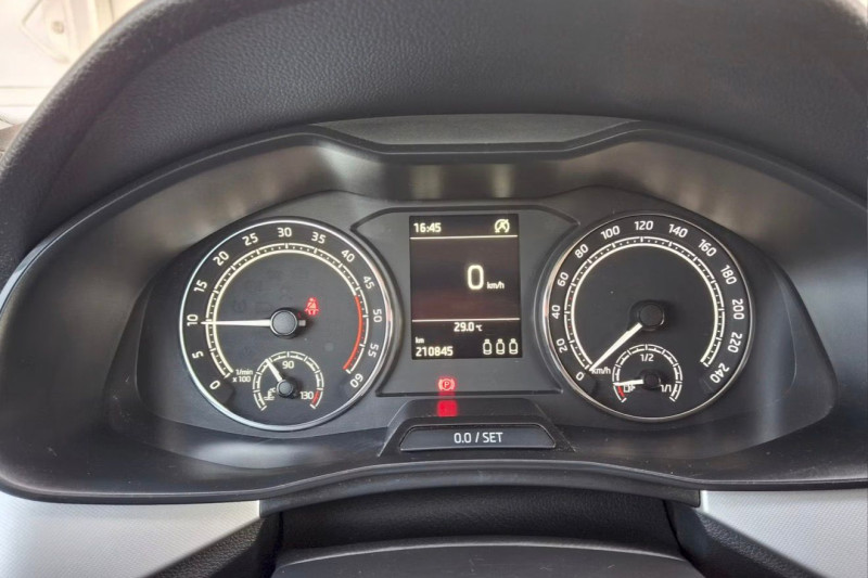 ŠKODA KAMIQ 1.6 TDI na splátky - fotografie 9